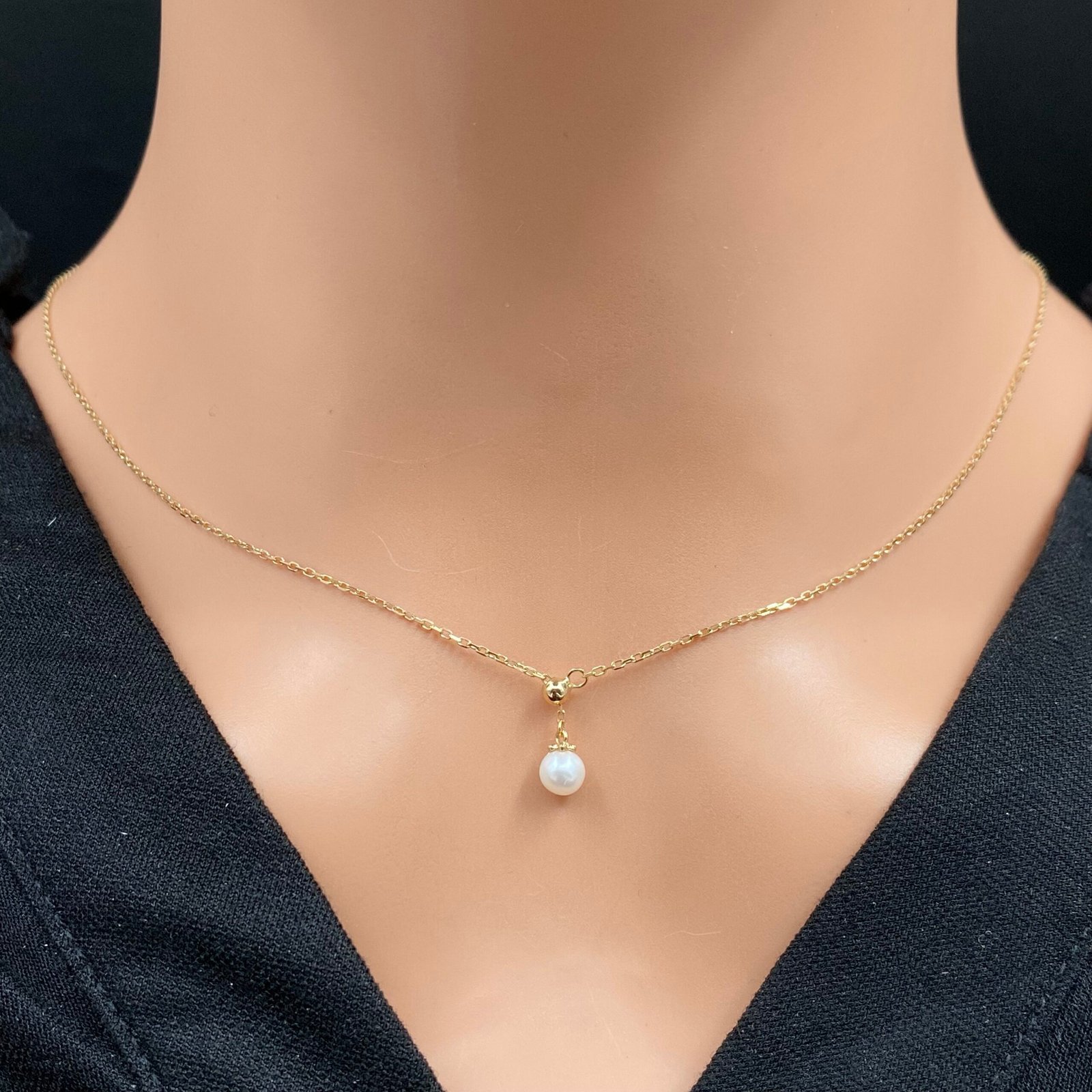 عقد ذهب عيار 18 الوزن 2.13 جرام