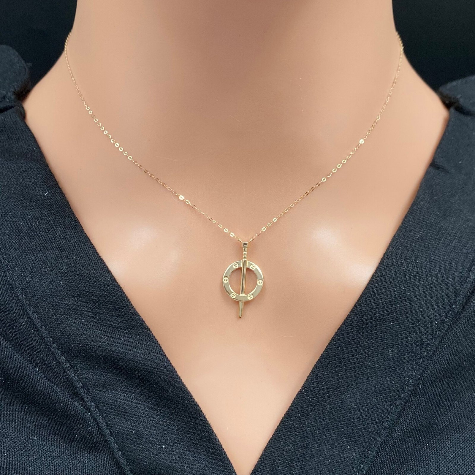 عقد ذهب عيار 18 الوزن 1.32 جرام