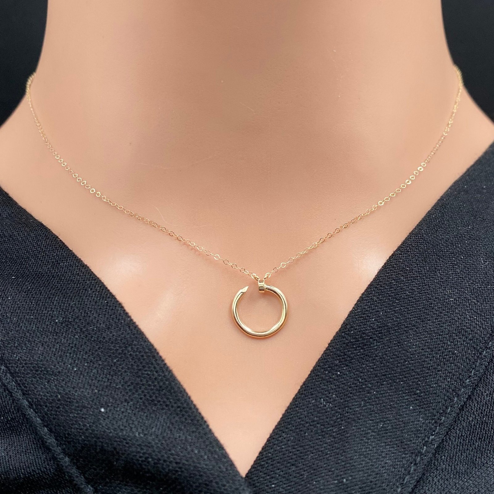 عقد ذهب عيار 18 الوزن 0.71 جرام