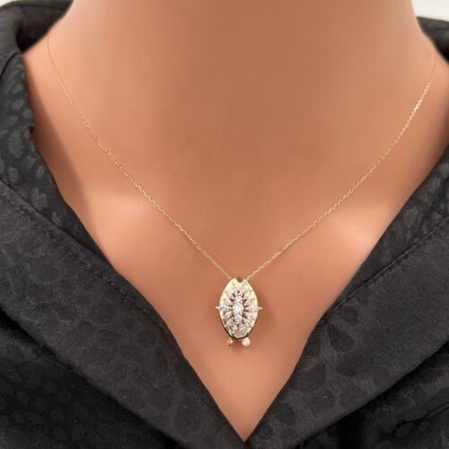 عقد ذهب عيار 18 الوزن 2.47 جرام