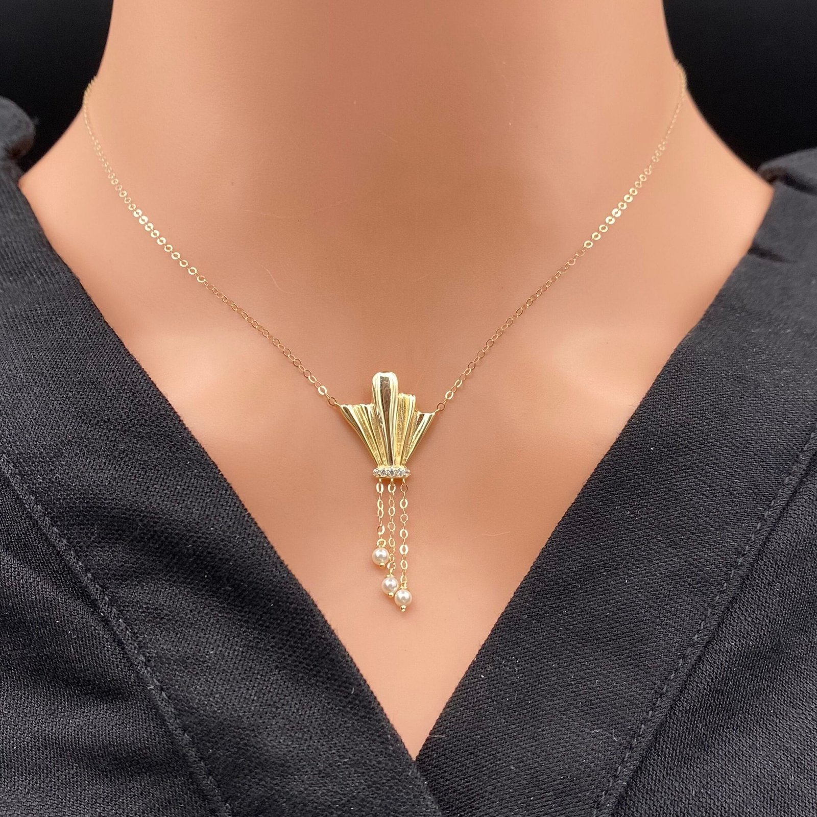 عقد ذهب عيار 18 الوزن 1.81 جرام