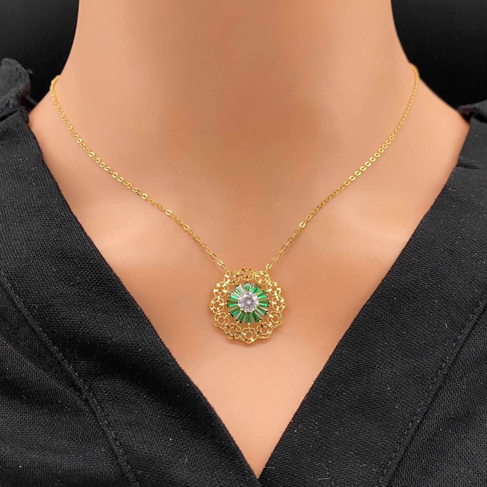 عقد ذهب عيار 21 الوزن 2.54 جرام