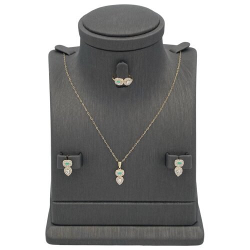 نصف طقم أطفال ذهب عيار 18 الوزن  3.31 جرام