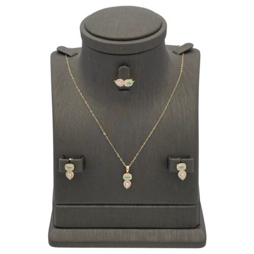 نصف طقم أطفال ذهب عيار 18 الوزن 3.38 جرام