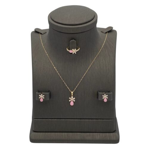 نصف طقم أطفال ذهب عيار 18 الوزن 3.04 جرام