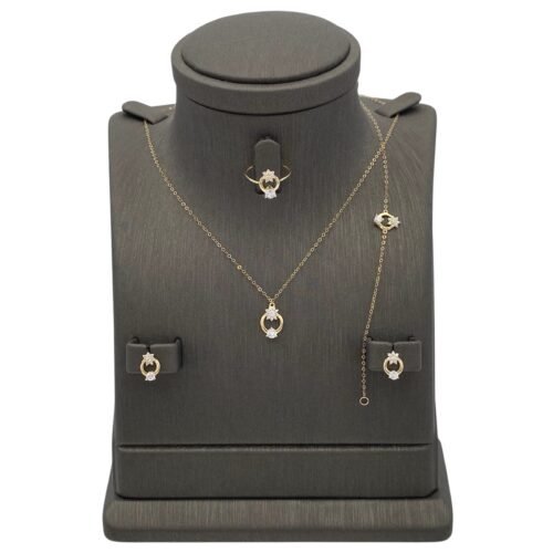 طقم أطفال ذهب عيار 18 الوزن 2.03 جرام