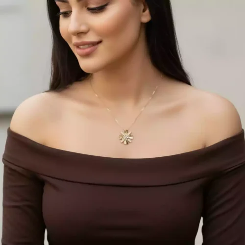 عقد ذهب عيار 18 الوزن 1.23 جرام