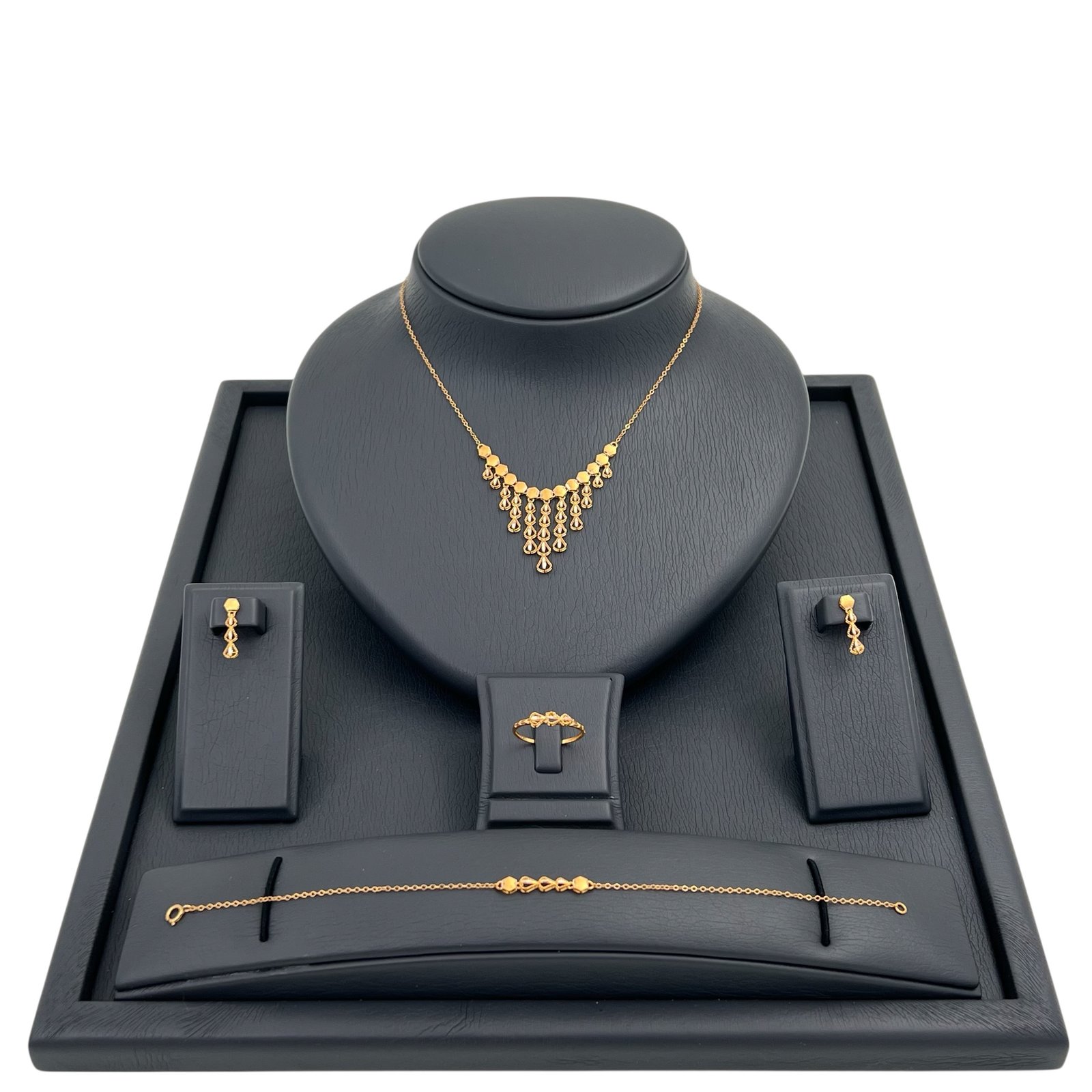 طقم ذهب عيار 21 الوزن الوزن 9 جرام